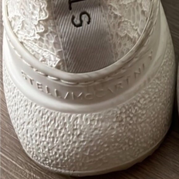 • STELLA McCARTNEY • COLLECTION PRETTY RARE LUXURY WHITE & BASE LACE SHOES . - Picture 4 of 10